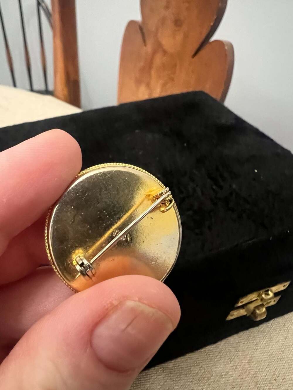 Vintage Italian Micro Mosaic Floral Brooch Round Gold Tone Pin - Picture 2 of 2